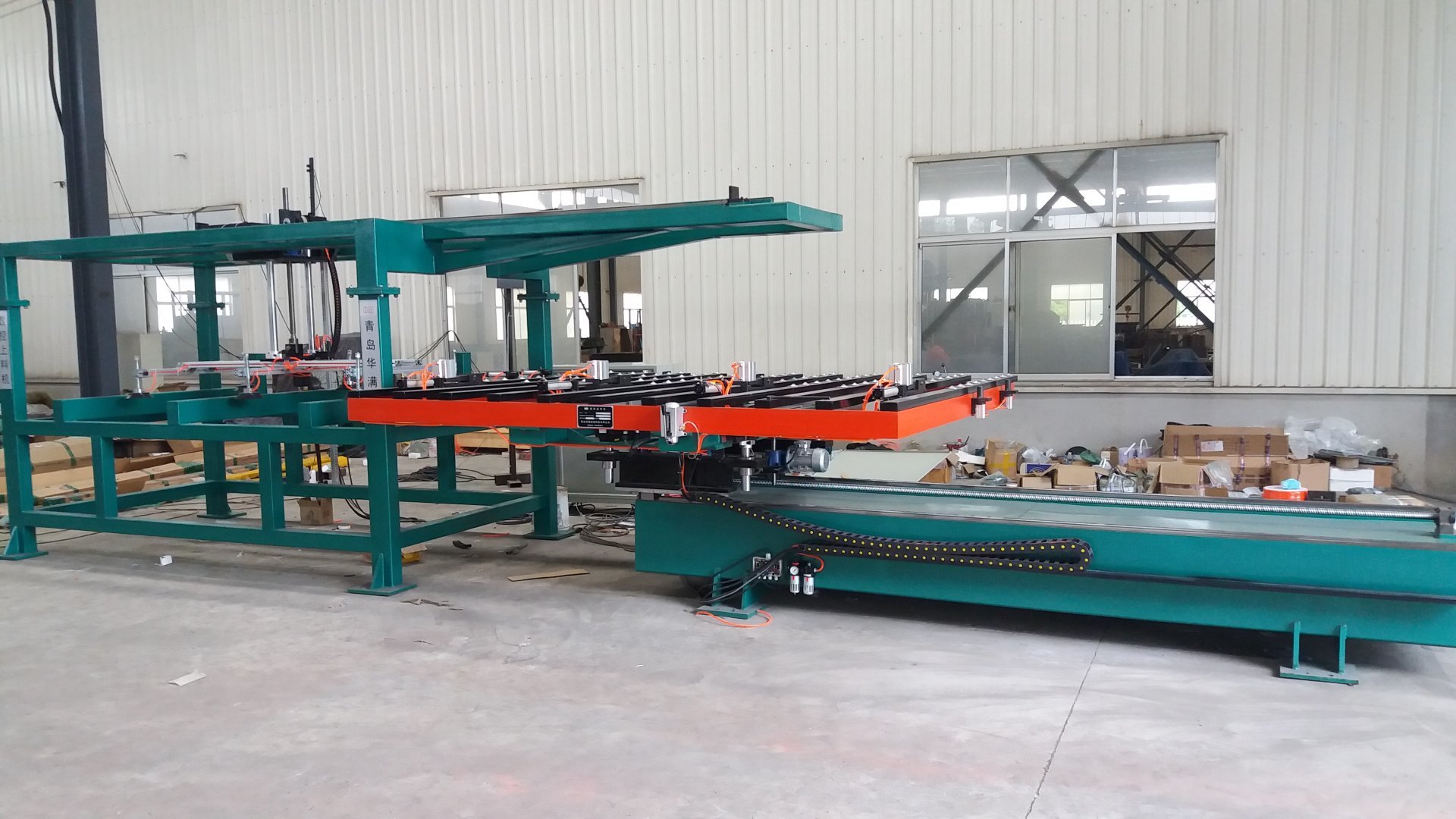 鐵闆自動送(sòng)料機是幹什麽用(yòng)的