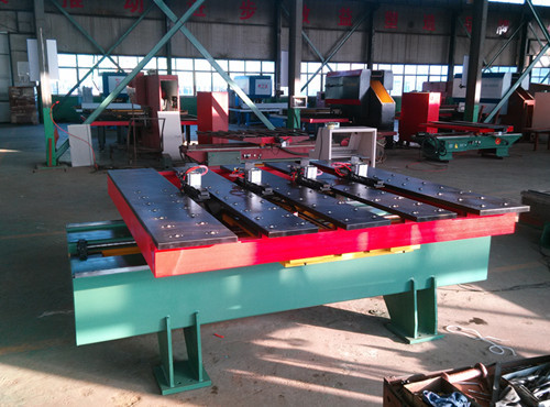 自動化(hua)送料機(jī)怎樣爲(wei)企業省(sheng)錢