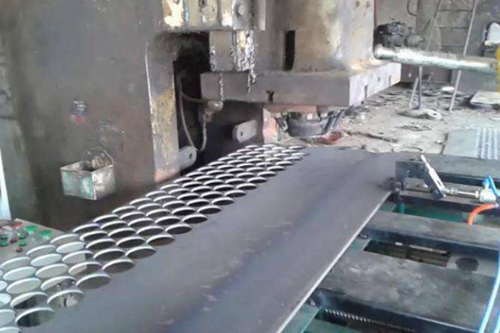 圓片落料機(jī)的選購技巧(qiao)及主要配件(jian)解析