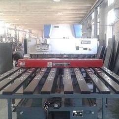 數控前送料(liào)剪闆機是幹什麽(me)用的