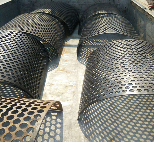 我(wǒ)們不負所望(wang)，不到一個月(yue)的時間設備(bei)投産使用，帶(dai)來的效果确(què)實很震撼，本(ben)來三個人完(wán)成的工作現(xiàn)在一個人就(jiu)可以完成，三(sān)個人輕松完(wán)成兩台沖床(chuang)的任務，負責(ze)人說我們帶(dài)給他更多的(de)财運滾滾，很(hen)感激我們。