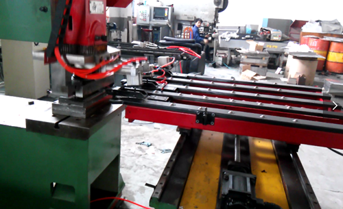 數(shu)控送料(liào)機的保(bao)養技巧(qiao)