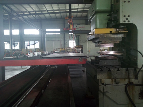 　該公司(si)爲國内較有(you)實力的鋼背(bei)刹車盤制造(zào)商，擁有獨立(lì)的設計研發(fā)部門和專業(ye)的技術團隊(dui)，對生産加工(gōng)設備要求比(bǐ)較高，我們能(neng)合作成功得(dé)益于該公司(si)負責人的高(gāo)度信任和本(běn)公司設備質(zhì)量的自我肯(kěn)定。