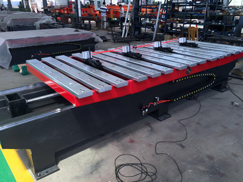 數控剪闆送(song)料機的價格(gé)