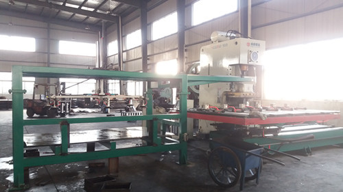 山東鋼(gāng)背數控(kong)送料機(ji)